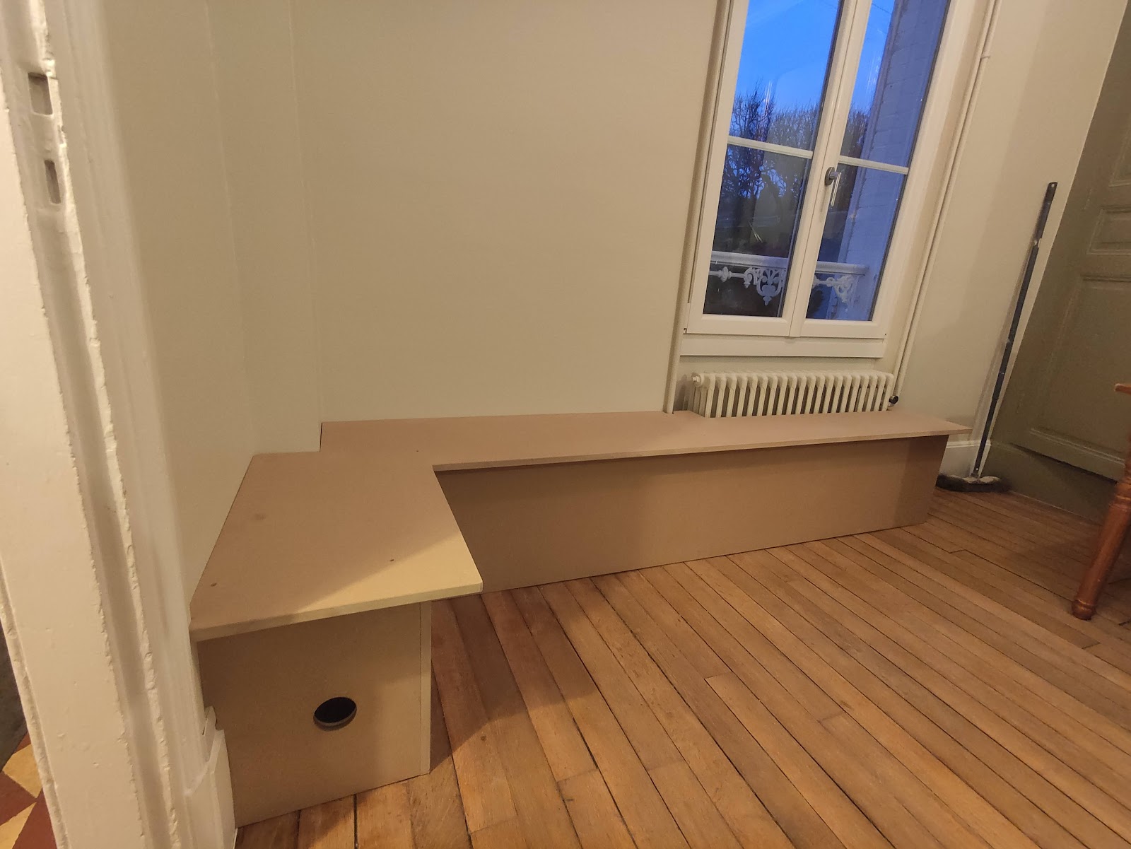 Conception d'un banc coffre sur mesure en MDF